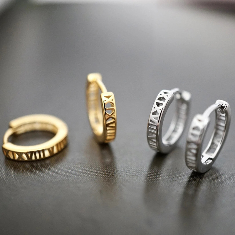 Creative hollow Roman numeral earrings simple and versatile commuter earrings temperament circle earrings for women