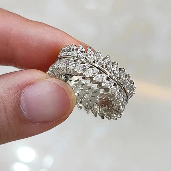European and American hot-selling full-circle ring, luxurious and full-inlaid temperament willow leaf ring, exquisite and creative ring