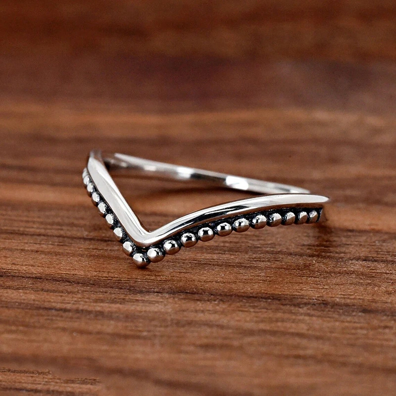   Hot selling simple minimalist V-shaped ring ring for daily commuting all-match ring decoration metal electroplating fashionable