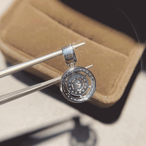 Xiaohongshu recommends imitation moissanite zircon necklace copper plated white gold eight hearts and eight arrows pendant clavicle necklace for women