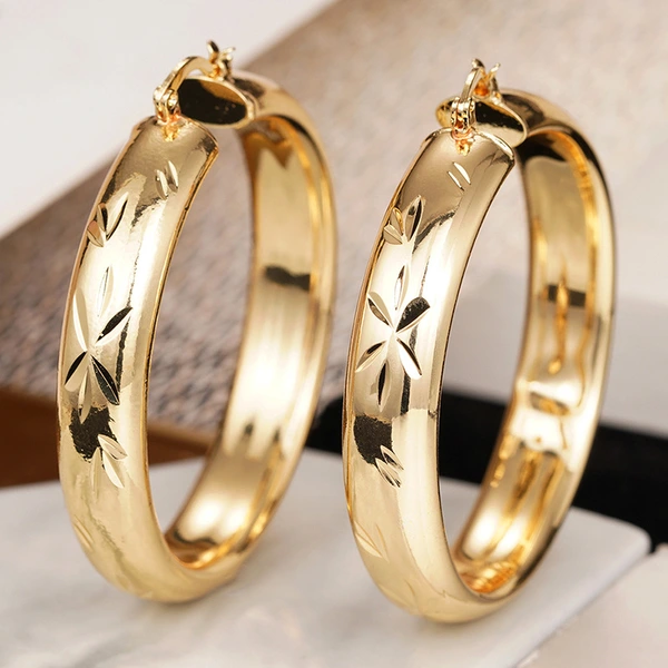 Hot selling exaggerated earrings for women with textured pattern design, eye-catching earrings, heavy-duty oversized earrings