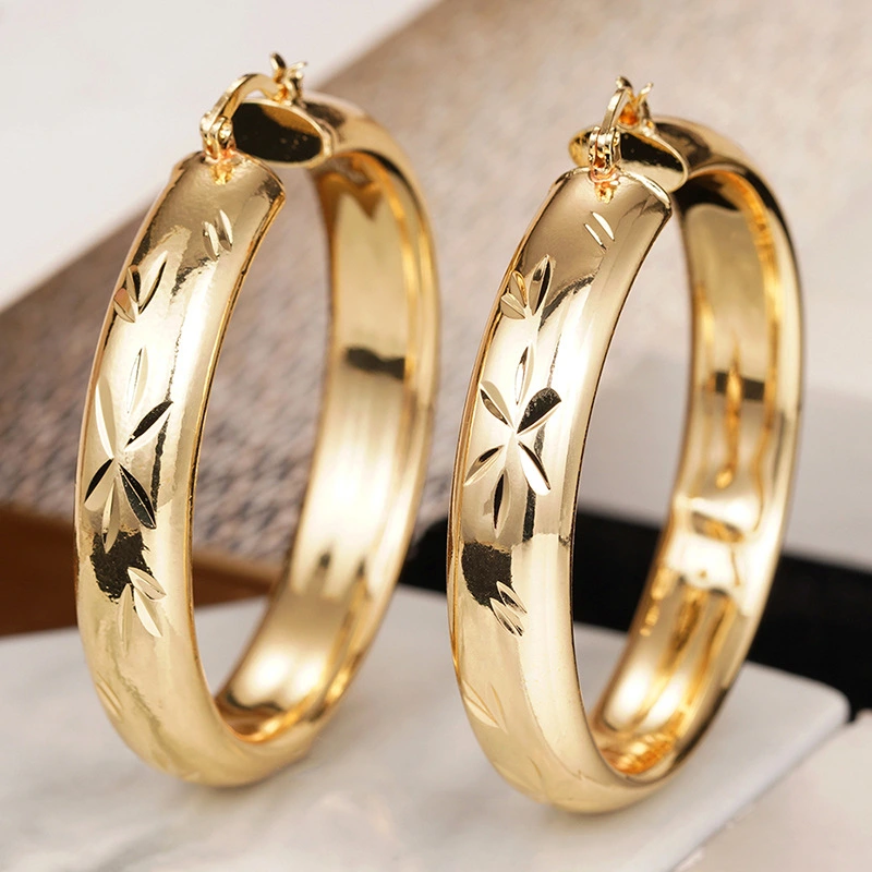 Hot selling exaggerated earrings for women with textured pattern design, eye-catching earrings, heavy-duty oversized earrings