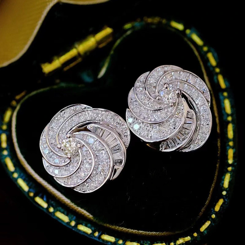 Temperament high-end zircon rotating earrings 2024 new trend light luxury earrings flash diamond geometric earrings