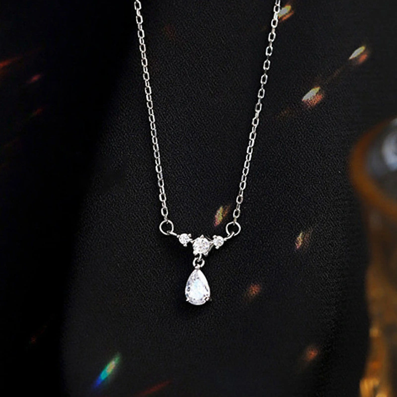  Direct sales attendance water drop pendant jewelry elegant exquisite light luxury necklace daily small skirt with necklace