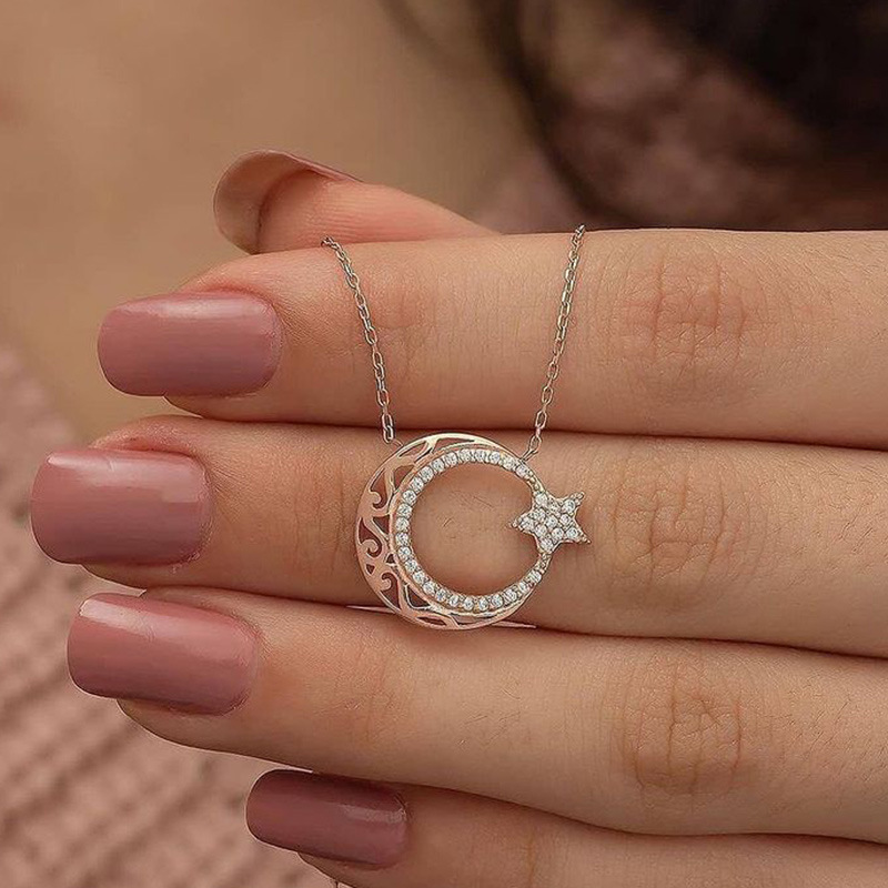 2022 new Korean fashion jewelry simple temperament star moon necklace clavicle chain stall supply wholesale