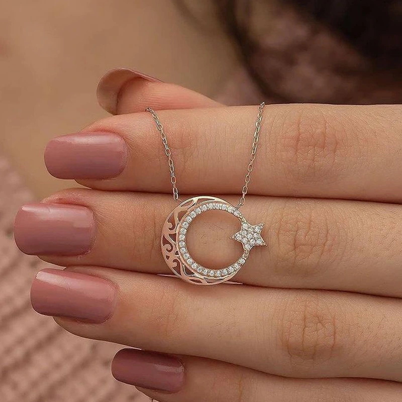 2022 new Korean fashion jewelry simple temperament star moon necklace clavicle chain stall supply wholesale