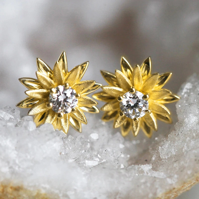Dubai luxury earrings small daisy flower night market source earrings exquisite small fashion earrings