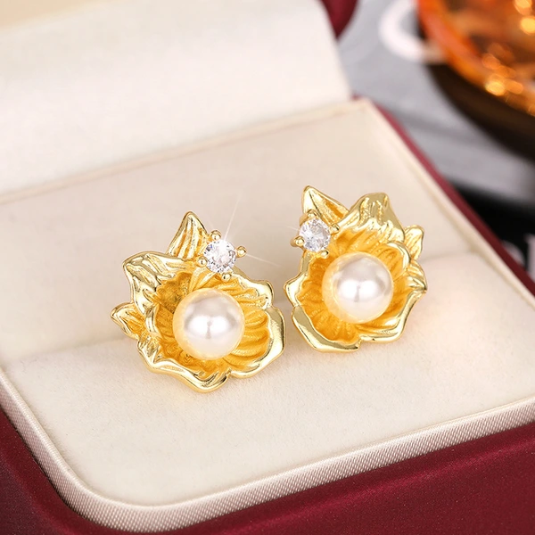  Simple imitation pearl shell earrings flower fashion French retro light luxury earrings temperament elegant earrings