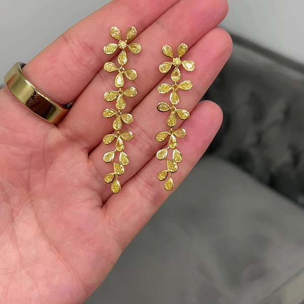 Manufacturers wholesale exquisite creative earrings for women long water drop flower accessories evening dress light luxury style jewelry