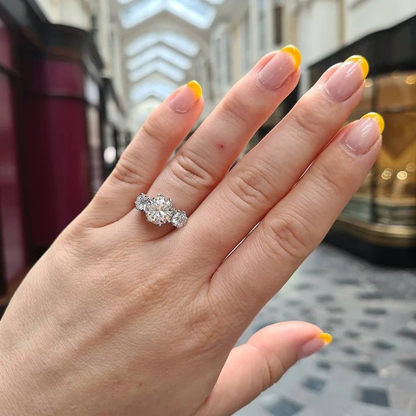 Women's European and American single row three zircon ring popular jewelry e-commerce hot item