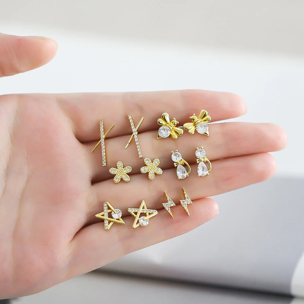 Simple, exquisite, small, diamond-studded zircon, star, lightning, flower, cat, earrings, niche, mini earrings ert30