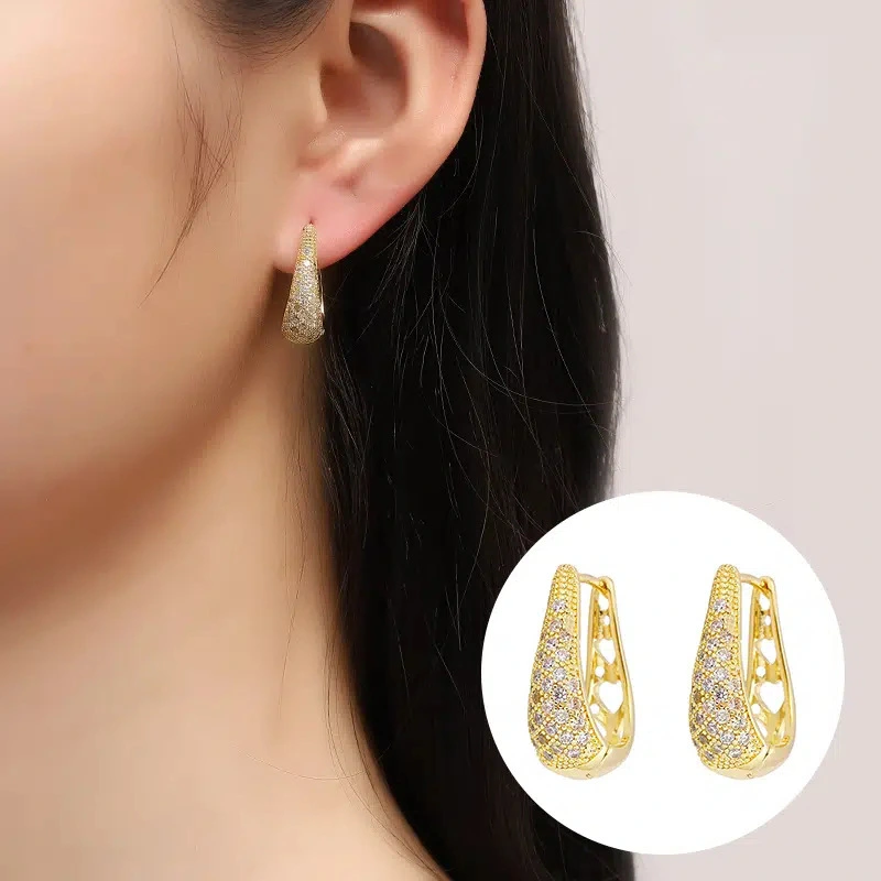 Temperament versatile U-shaped earrings for women, exquisite and small, elegant jewelry, hot-selling popular online celebrity style jewelry