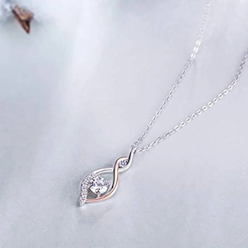 Simple and smart girlfriends and sisters clavicle necklace tender as water 2023 new style light luxury two-color necklace