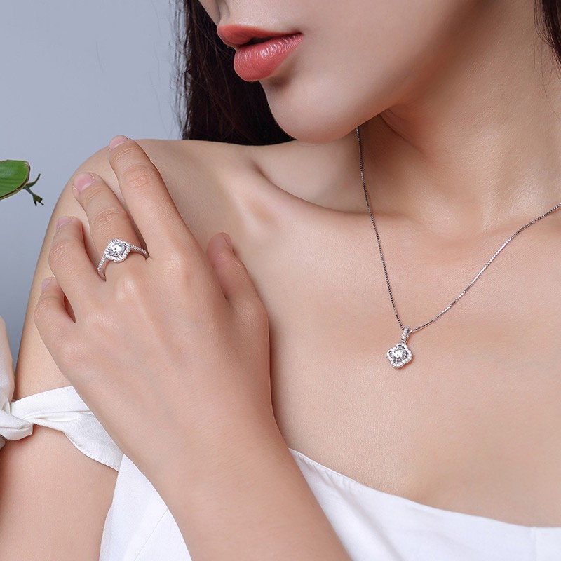 Fashion OL new Valentine's Day gift exquisite four-leaf clover flower jewelry set e-commerce supply