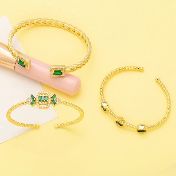 European and American new temperament retro emerald zircon bracelet niche light luxury high-end sugar cube bracelet brd77