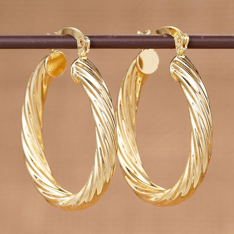 Middle East hot selling new earrings fashionable exaggerated heavy earrings line geometric design U-shaped style