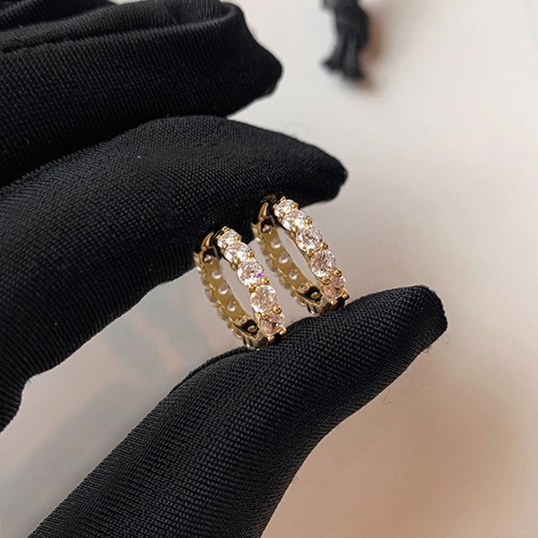 Live hot selling exquisite fashion earrings for women inlaid with zircon sparkling jewelry chic style hot style