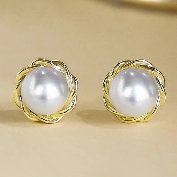  European and American fashion light luxury earrings Chanel style geometric earrings for women popular imitation popular pearl earrings