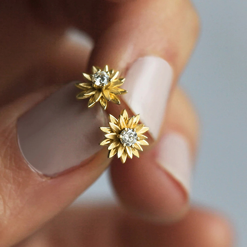 Dubai luxury earrings small daisy flower night market source earrings exquisite small fashion earrings