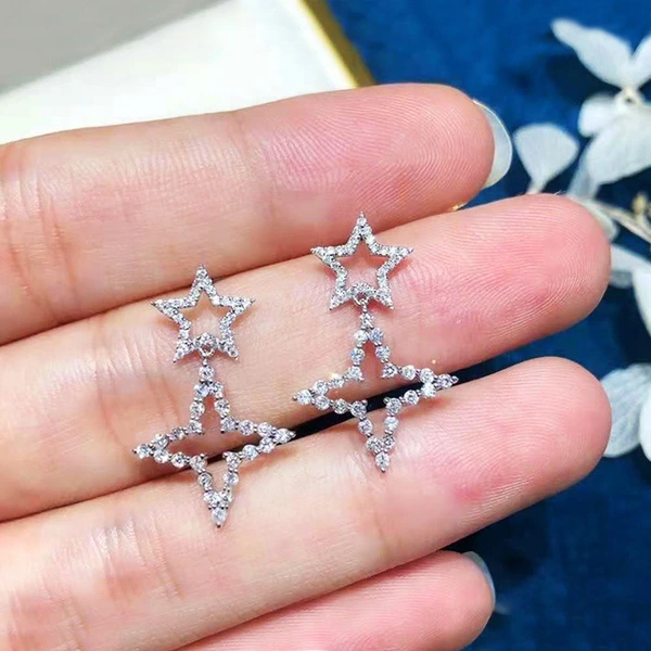 Simple temperament five-pointed star earrings for women, fashionable internet celebrity, versatile star earrings, niche design earrings