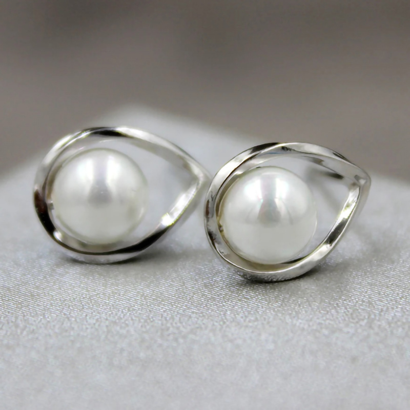  High-end simple earrings fashionable daily commuting all-match imitation pearl earrings Mobius ring earrings
