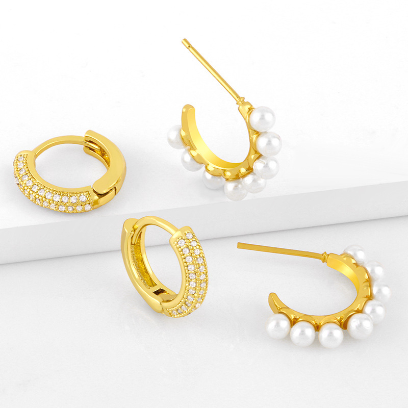 Baroque pearl earrings retro C-shaped pearl earrings female Korean Internet celebrity simple fashion earrings erw74
