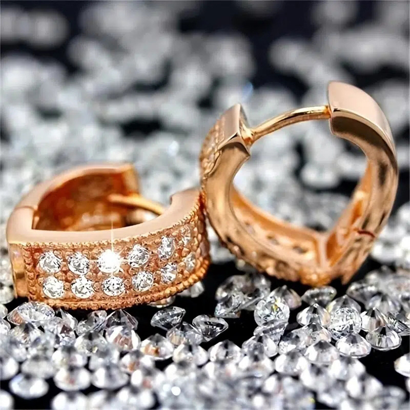 New heart-shaped hollow flower earrings European and American exaggerated banquet wedding earrings unisex earrings