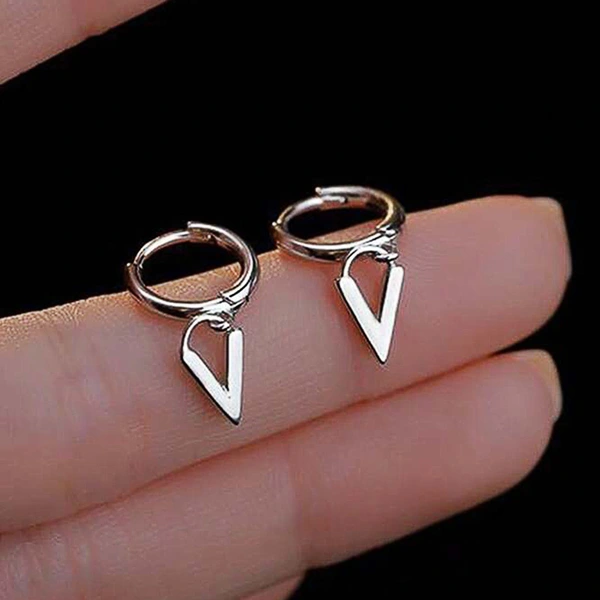 Hot neutral geometric earrings with triangular design, technological sense, internet celebrity style, chic and fashionable