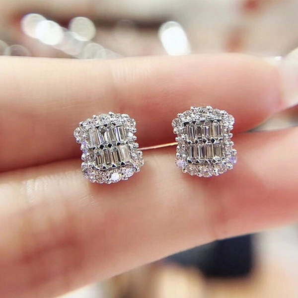 Foreign hot-selling fashionable and versatile square crystal earrings, high-end 3A zircon earrings wholesale