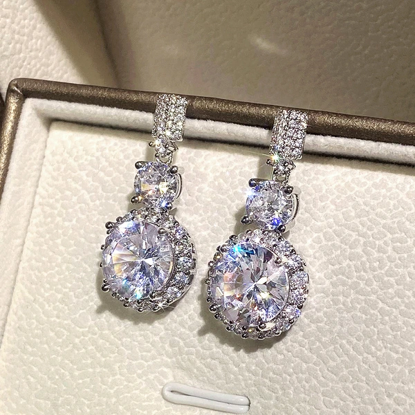 Domineering style temperament round super flash earrings French temperament Hong Kong style banquet light luxury earrings classic jewelry