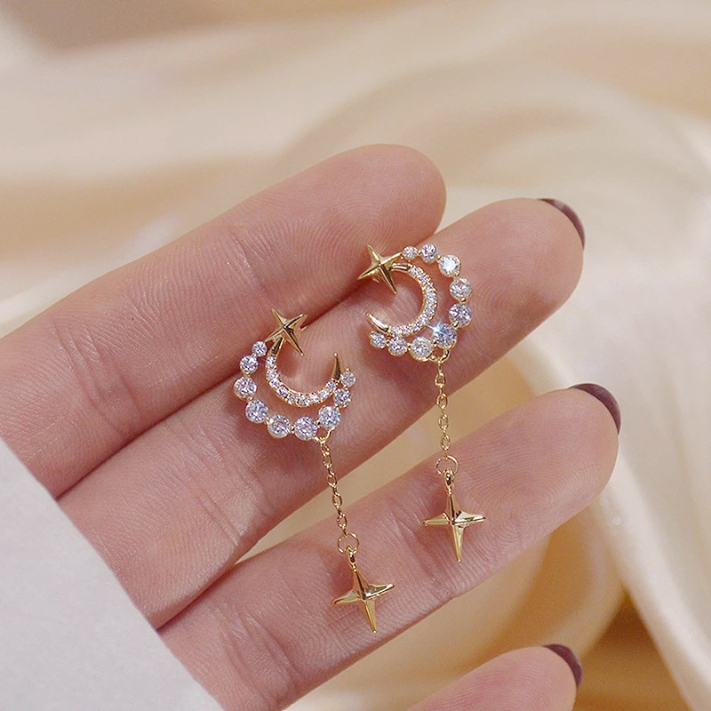 Star and moon women's earrings, new style, slightly inlaid with zirconium, super fairy and elegant college style earrings