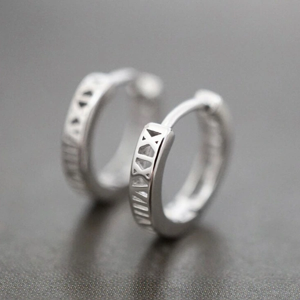 Creative hollow Roman numeral earrings simple and versatile commuter earrings temperament circle earrings for women