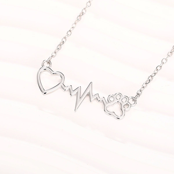    Cat paw necklace, European and American hot-selling heartbeat pattern clavicle necklace, fashionable heart-shaped necklace