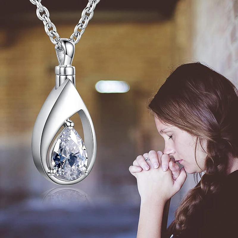  Factory direct sales goddess tears pendant women's water drop light luxury style design necklace fashionable and elegant eye-catching