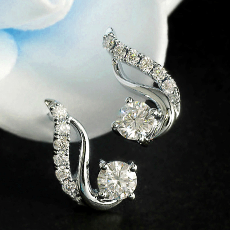    Live broadcast of the new Korean style diamond zircon women's earrings, ear studs and ear jewelry manufacturers wholesale