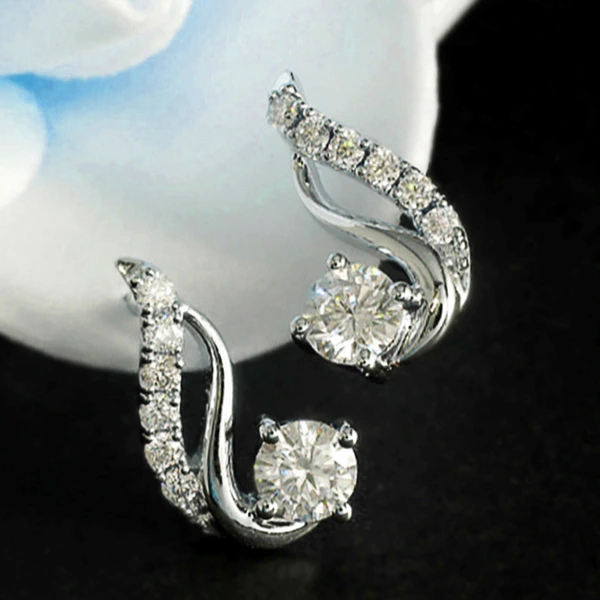    Live broadcast of the new Korean style diamond zircon women's earrings, ear studs and ear jewelry manufacturers wholesale