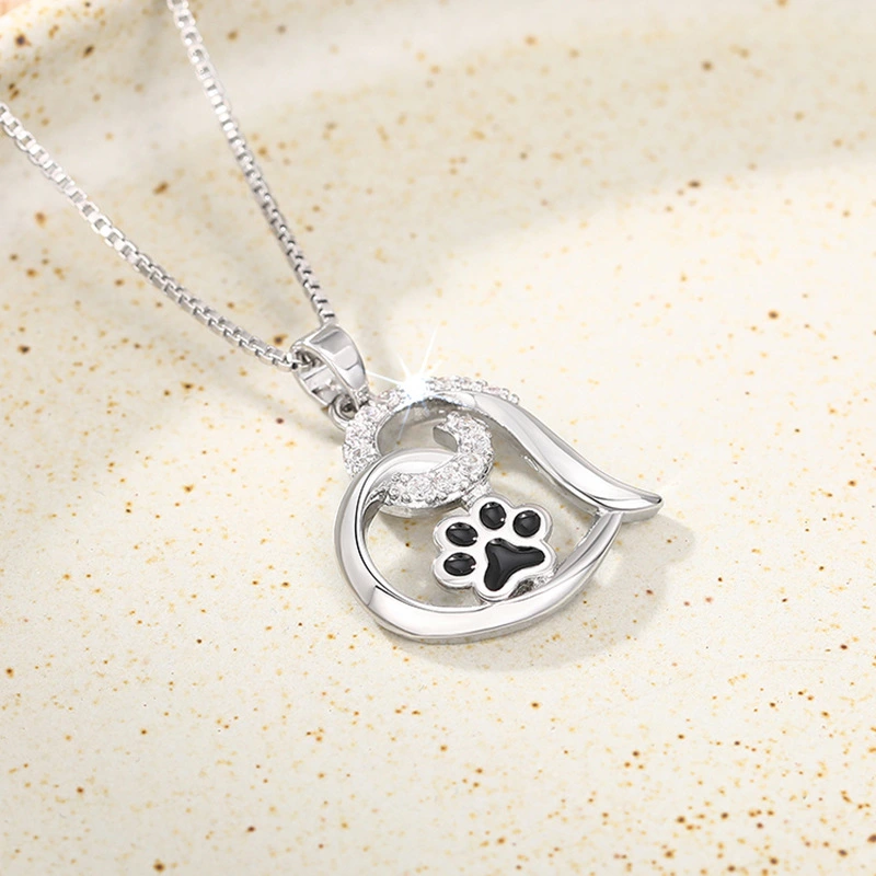  Cat claw glue heart-shaped pendant European and American cute creative dog claw necklace hot selling fashion women's necklace