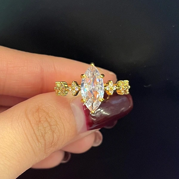 New ring inlaid with marquise zircon gold jewelry European and American popular fashion women's wedding ring