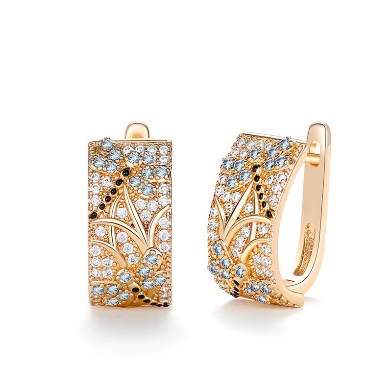European and American creative ear clips for women, fashionable dragonfly flying micro-inlaid zircon earrings, personalized trendy earrings