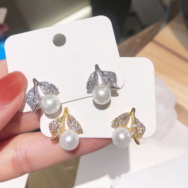 New imitation pearl leaf earrings for women, daily wear, ladies' accessories, fashionable, elegant and light luxury style