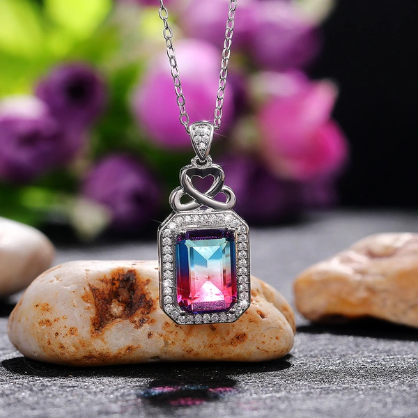 Fashionable and light luxury style colorful crystal necklace European and American square colored zircon pendant necklace socialite accessories