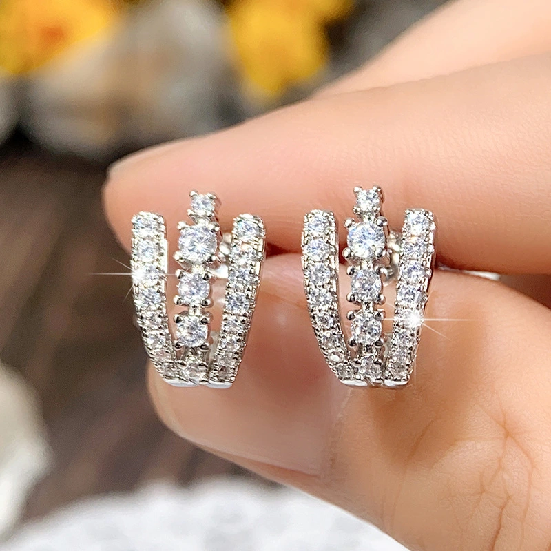 Hot-selling ear clips, super shiny, fully inlaid with cool style, light luxury zircon earrings, fashionable workplace design earrings