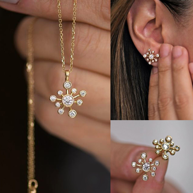 Best-selling jewelry set with simple design, geometric hoop earrings, and a cool, trendy necklace featuring a trendy internet celebrity look.