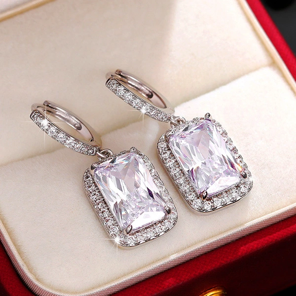 Internet celebrity live broadcast hot earrings eight hearts and eight arrows princess square diamond earrings high-end light luxury style earrings for women