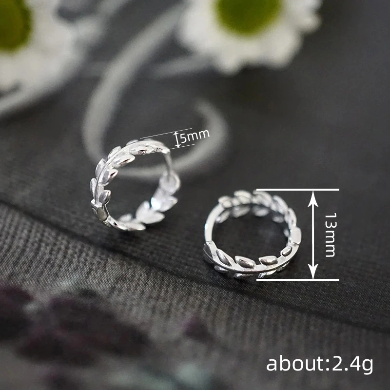   Commuter leaf earrings for women, simple accessories for daily wear, fresh and rustic style earrings
