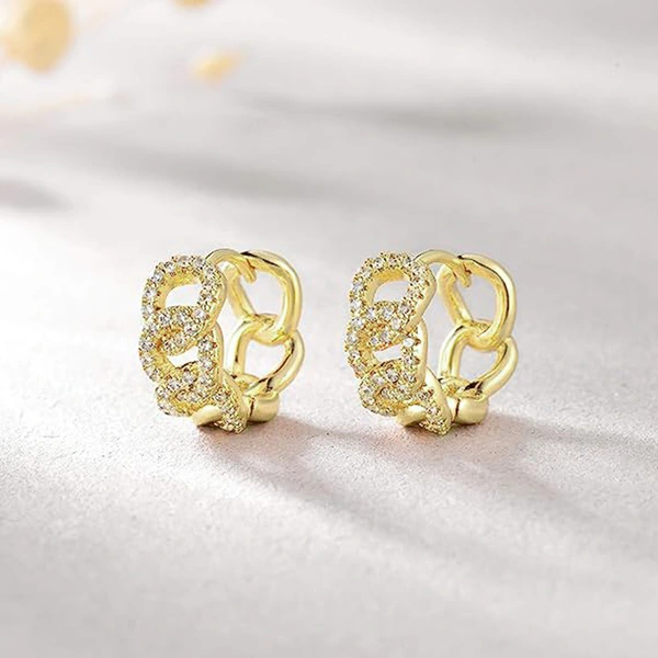 Metal hollow micro-inlaid zircon earrings with shiny ring buckle design, personalized jewelry, fashionable and light luxury jewelry