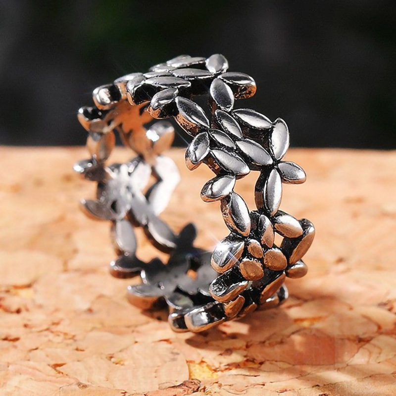  New olive leaf imitation Thai silver ring retro old style hollow petal ring hip hop street ring