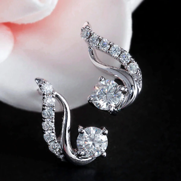    Live broadcast of the new Korean style diamond zircon women's earrings, ear studs and ear jewelry manufacturers wholesale