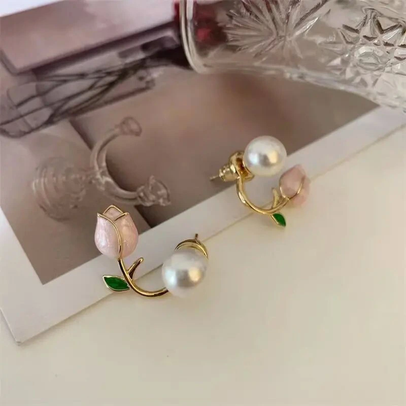 Super fairy tulip imitation pearl earrings new style simple niche ear clip small fragrance style lady earrings
