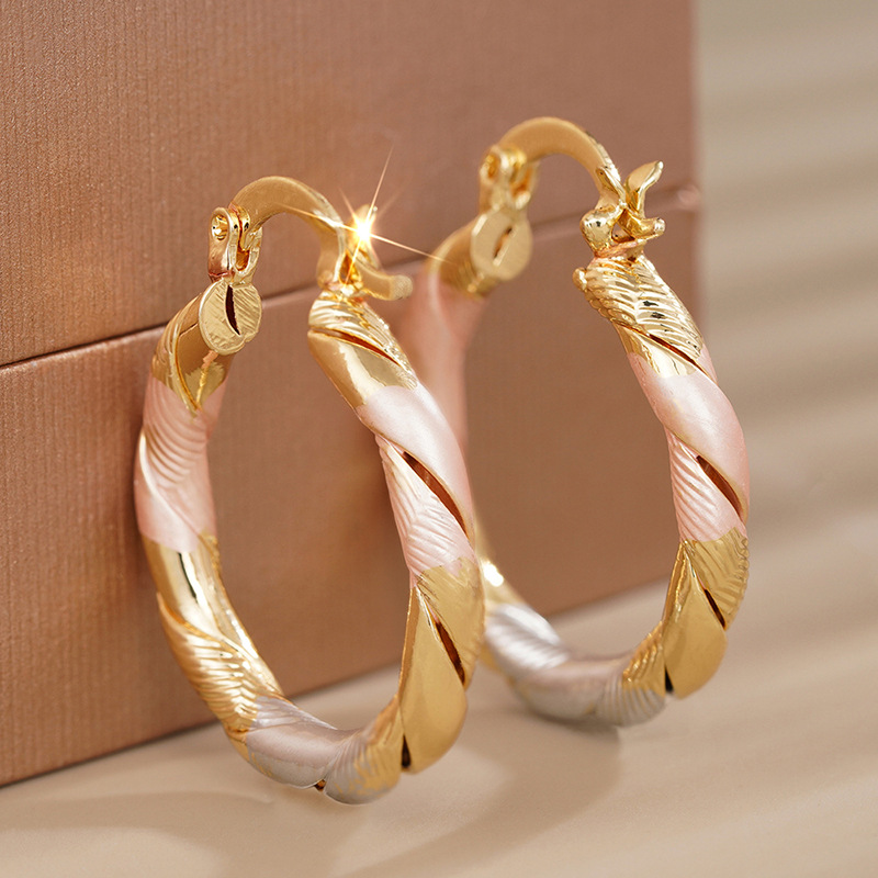 Hot selling metal multi-color fashionable earrings for ladies Middle Eastern light luxury style factory direct sales super hot style